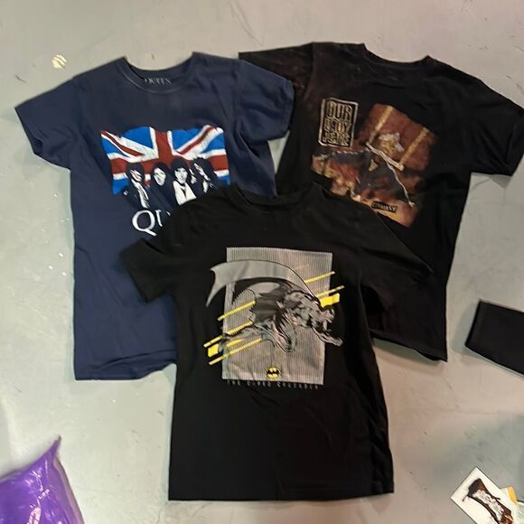 Small women’s graphic/band Tee Shirt Bundle - Picture 1 of 1
